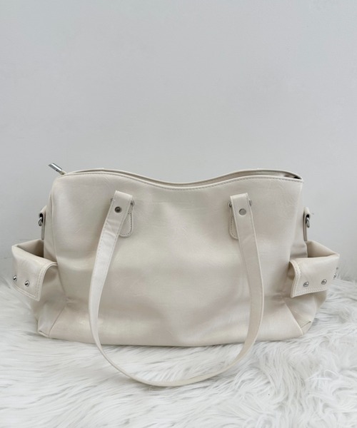 TITTY&CO.（ティティーアンドコー）の「フェイクレザーベルトデザインショルダーバッグ（ショルダーバッグ・レディース・ホワイト/アイボリー/ブラック/ワインレッド・FREE）」の14枚目の写真