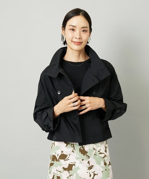 MICHEL KLEIN(ミッシェル・クラン)の「スタンドカラーショートブルゾン(トレンチコート・レディース・ブラック/ベージュ・38)」の1枚目の写真