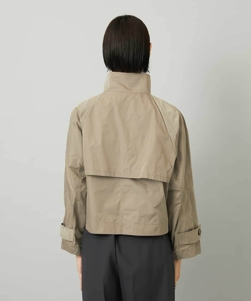 MICHEL KLEIN(ミッシェル・クラン)の「スタンドカラーショートブルゾン(トレンチコート・レディース・ブラック/ベージュ・38)」の3枚目の写真