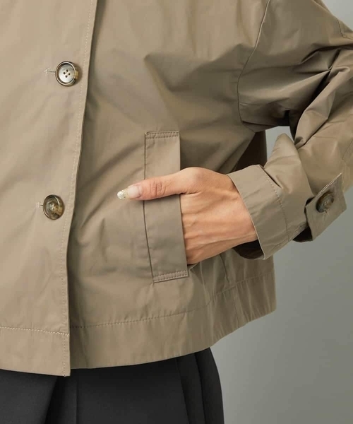 MICHEL KLEIN(ミッシェル・クラン)の「スタンドカラーショートブルゾン(トレンチコート・レディース・ブラック/ベージュ・38)」の5枚目の写真