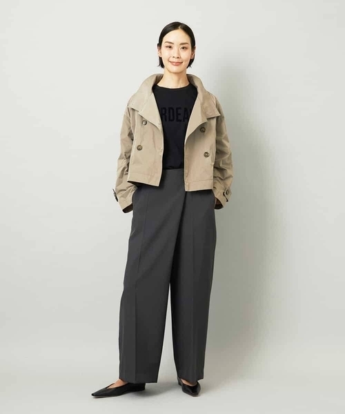 MICHEL KLEIN(ミッシェル・クラン)の「スタンドカラーショートブルゾン(トレンチコート・レディース・ブラック/ベージュ・38)」の13枚目の写真