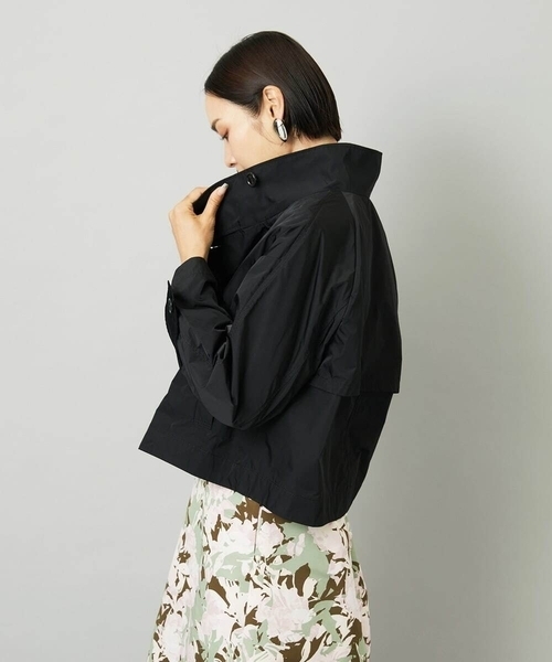 MICHEL KLEIN(ミッシェル・クラン)の「スタンドカラーショートブルゾン(トレンチコート・レディース・ブラック/ベージュ・38)」の18枚目の写真