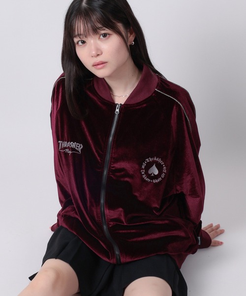 THRASHER（スラッシャー）の「【70】【THRASHER/スラッシャー】ワンポイント刺繍 サイドライン ベロアスカジャン（スカジャン・メンズ・ワイン/ネイビー/ブラック・L/M）」の3枚目の写真