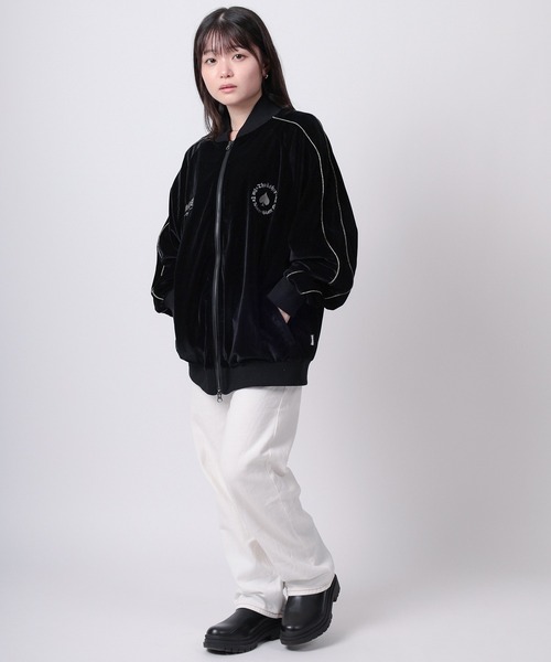 THRASHER（スラッシャー）の「【70】【THRASHER/スラッシャー】ワンポイント刺繍 サイドライン ベロアスカジャン（スカジャン・メンズ・ワイン/ネイビー/ブラック・L/M）」の9枚目の写真