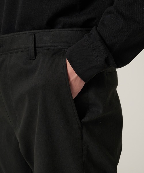 Eddie Bauer（エディーバウアー）の「ボイジャー フレックス チノ クラシックフィット（チノパンツ・メンズ・ダークネイビー/ベージュ/ブラック/カーキ・M/L/XL/XXL）」の16枚目の写真