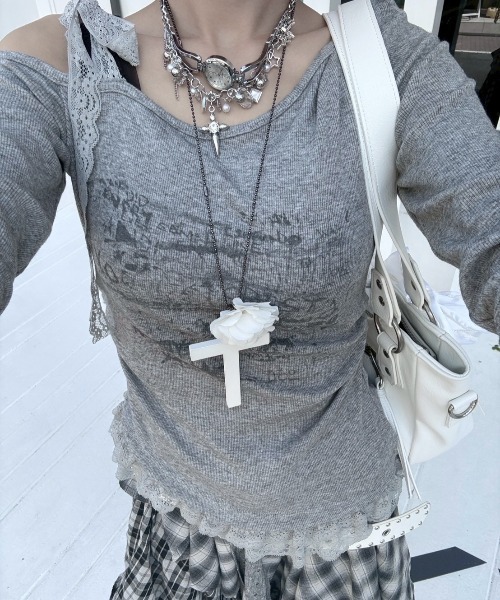 Never mind the XU / Chikashitsu+(ネバーマインド ザ エックスユー / チカシツプラス)の「【nmtc+】ribbon shoulder long sleeve / 【エヌエムティーシープラス】リボンショルダー長袖トップス(その他トップス・レディース・グレー/ホワイト/チャコール・ONE SIZE)」の17枚目の写真