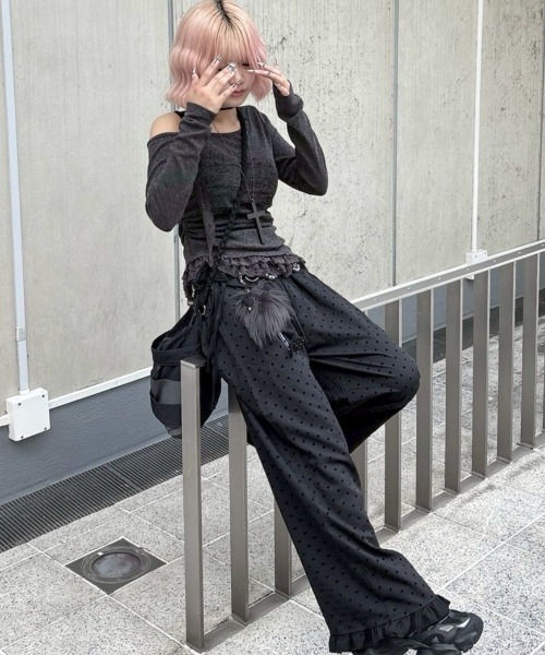 Never mind the XU / Chikashitsu+(ネバーマインド ザ エックスユー / チカシツプラス)の「【nmtc+】ribbon shoulder long sleeve / 【エヌエムティーシープラス】リボンショルダー長袖トップス(その他トップス・レディース・グレー/ホワイト/チャコール・ONE SIZE)」の20枚目の写真