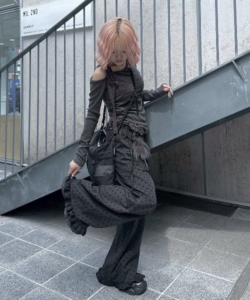 Never mind the XU / Chikashitsu+(ネバーマインド ザ エックスユー / チカシツプラス)の「【nmtc+】ribbon shoulder long sleeve / 【エヌエムティーシープラス】リボンショルダー長袖トップス(その他トップス・レディース・グレー/ホワイト/チャコール・ONE SIZE)」の19枚目の写真