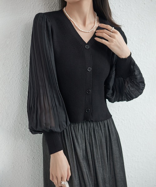 MAISON DE THERESE(メゾン ド テレーズ)の「ランタンスリーブ Vネック シフォンニット(ニット/セーター・レディース・ブラック/ベージュ/ホワイト・FREE)」の1枚目の写真