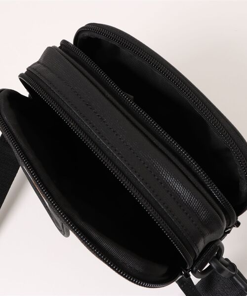 Carhartt WIP（カーハートダブリューアイピー）の「【Carhartt WIP / カーハートダブリューアイピー】DEAN ESSENTIALS BAG（ショルダーバッグ・メンズ・ブラック・FREE）」の5枚目の写真