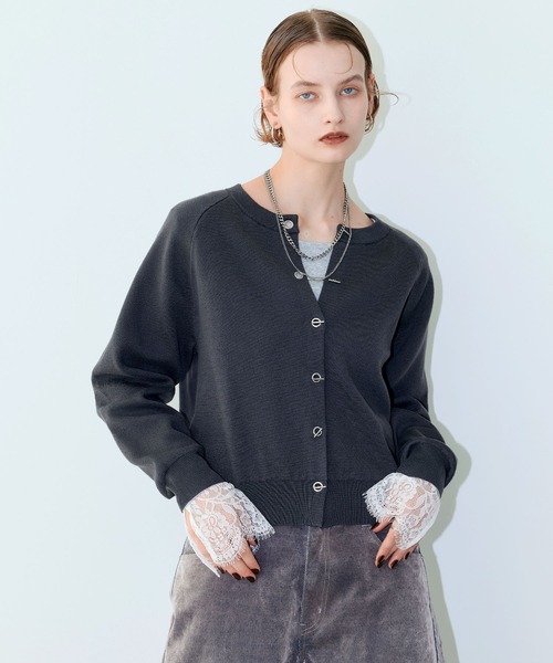 ELLEgirl(エルガール)の「トグル釦デザインカーディガン【ELLEgirl/エルガール】(カーディガン/ボレロ・レディース・レッド/杢グレー/ブラック/サックスブルー/アイボリー/チャコールグレー/ブラウン・FREE)」の3枚目の写真