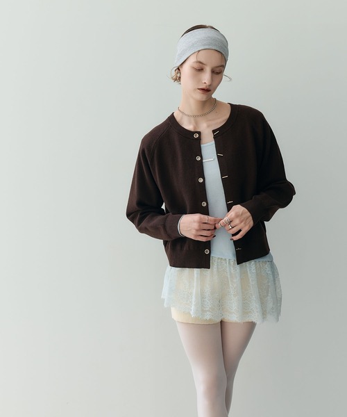 ELLEgirl(エルガール)の「トグル釦デザインカーディガン【ELLEgirl/エルガール】(カーディガン/ボレロ・レディース・レッド/杢グレー/ブラック/サックスブルー/アイボリー/チャコールグレー/ブラウン・FREE)」の15枚目の写真