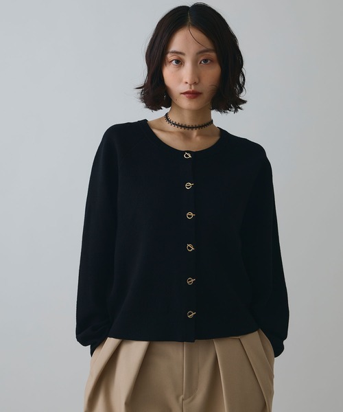 ELLEgirl（エルガール）の「トグル釦デザインカーディガン【ELLEgirl/エルガール】（カーディガン/ボレロ・レディース・レッド/杢グレー/ブラック/サックスブルー/アイボリー・FREE）」の6枚目の写真