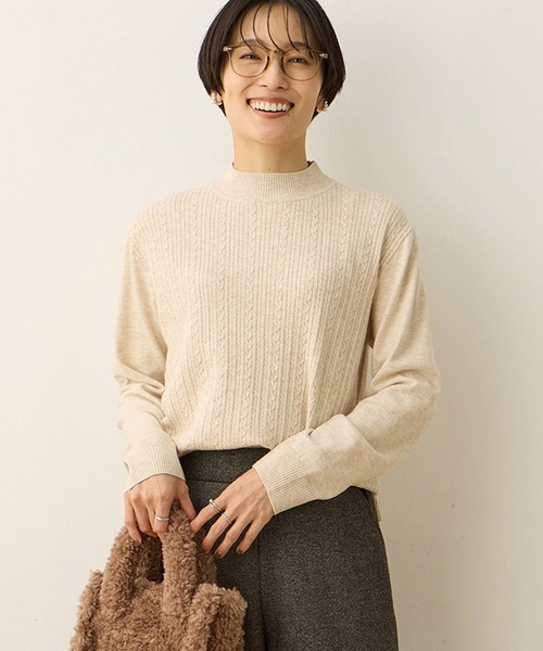 DECOY SINCE 1981(デコイシンスイチキュウハチイチ)の「【優しげな色合いが好印象】ケーブル編みハイネックニット【洗える】(ニット/セーター・レディース・ピンク/ベージュ/グレー/ブルー・LL/L/M)」の2枚目の写真