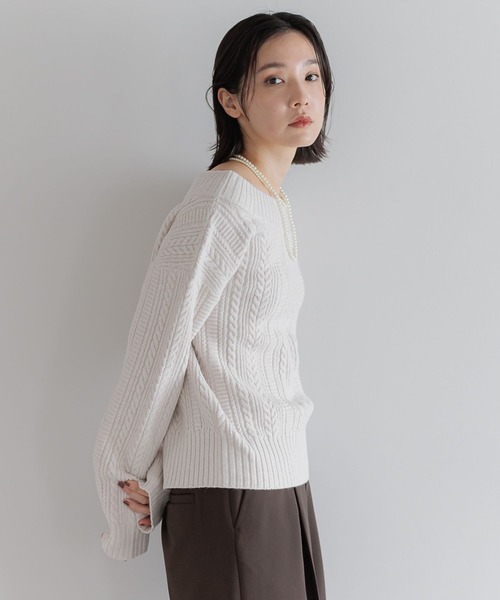 Andemiu(アンデミュウ)の「ケーブルニット606758(ニット/セーター・レディース・チャコールグレー/モカ/アイボリー・FREE)」の8枚目の写真