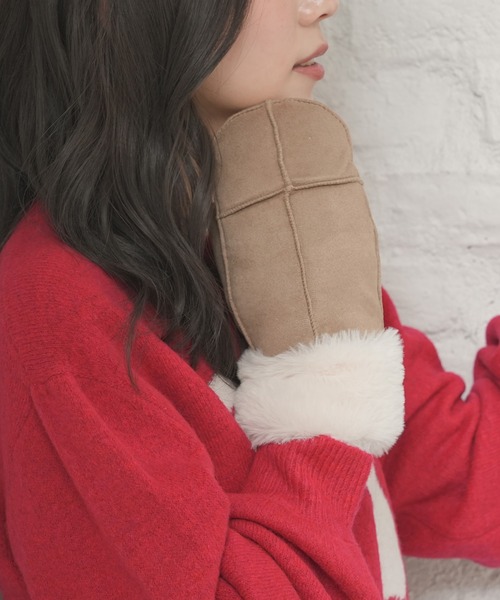 Honeys（ハニーズ）の「【ハニぽか・抗菌防臭・吸湿発熱】フェイクムートン手袋（手袋・レディース・ベージュ/キャメル・FREE）」の12枚目の写真