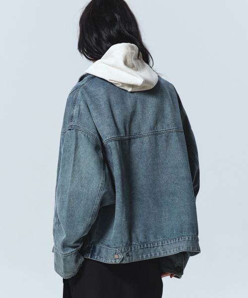 NICK&NICOLE(ニックアンドニコール)の「TRUCKER WASHING DENIM JACKET_BLUE(MA-1・レディース・その他・FREE)」の3枚目の写真
