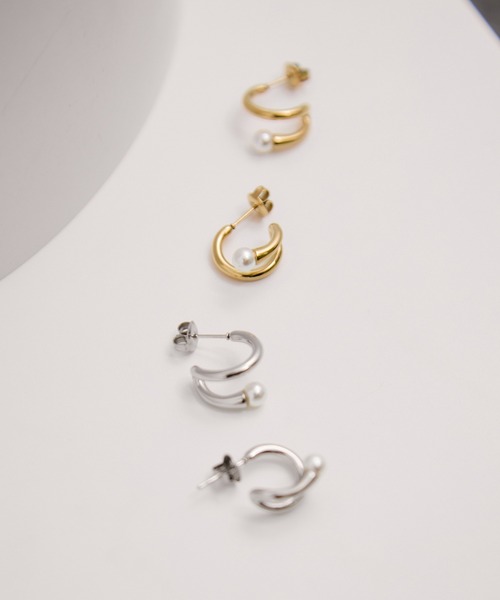 le cercle ADAM ET ROPE'(ルセルクルアダムエロペ)の「パールフープピアス(ピアス(両耳用)・レディース・ゴールド/シルバー・FREE)」の3枚目の写真