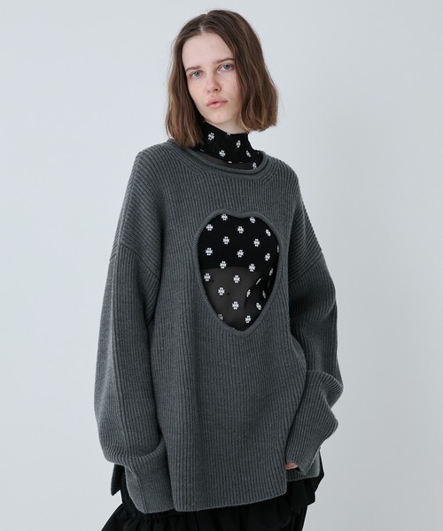 SORIN（ソリン　）の「Heart Cutting Oversized Sweater/ハートカッティングオーバーサイズセーター（ニット/セーター・レディース・オフホワイト/ダークグレー・38）」の2枚目の写真