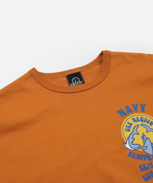 FRIZMWORKS(フリズムワークス)の「USS REQUIN L/S TEE _ INDIAN YELLOW(Tシャツ/カットソー・メンズ・その他・SMALL/MEDIUM/LARGE/X-LARGE)」の3枚目の写真