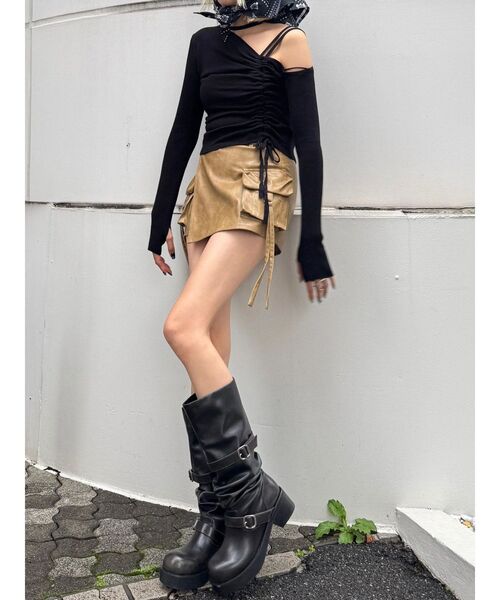 EMODA(エモダ)の「カーゴラップフェイクレザーショートパンツ(その他パンツ・レディース・ブラック/ベージュ/ブラウン・SMALL/MEDIUM)」の19枚目の写真