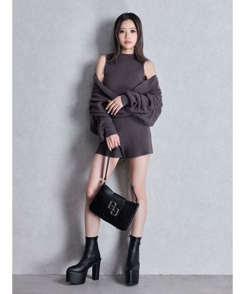 GYDA（ジェイダ）の「アームギャザーレイヤードニットロンパース（つなぎ/オールインワン・レディース・ブラック/チャコールグレー・FREE）」の7枚目の写真