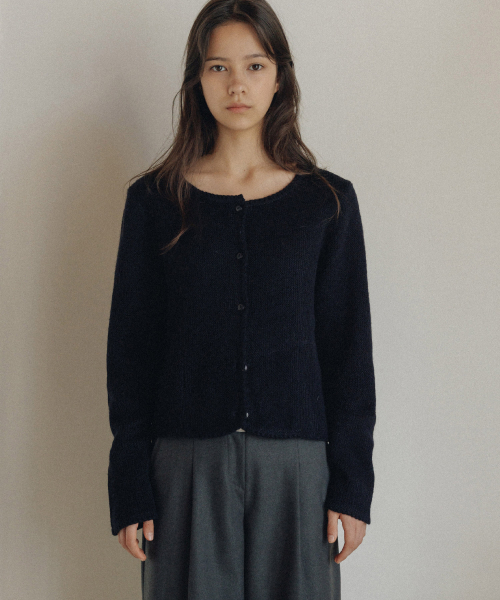 ANDNEEDS(アンドニーズ)の「Melisa knit cardigan (navy)(カーディガン/ボレロ・レディース・その他・FREE)」の2枚目の写真