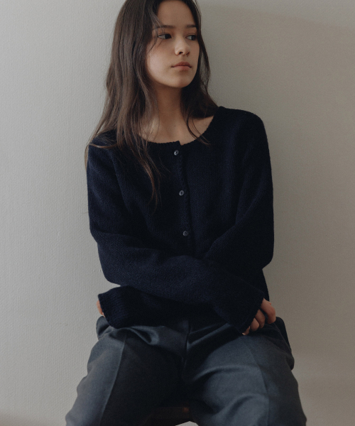 ANDNEEDS(アンドニーズ)の「Melisa knit cardigan (navy)(カーディガン/ボレロ・レディース・その他・FREE)」の3枚目の写真