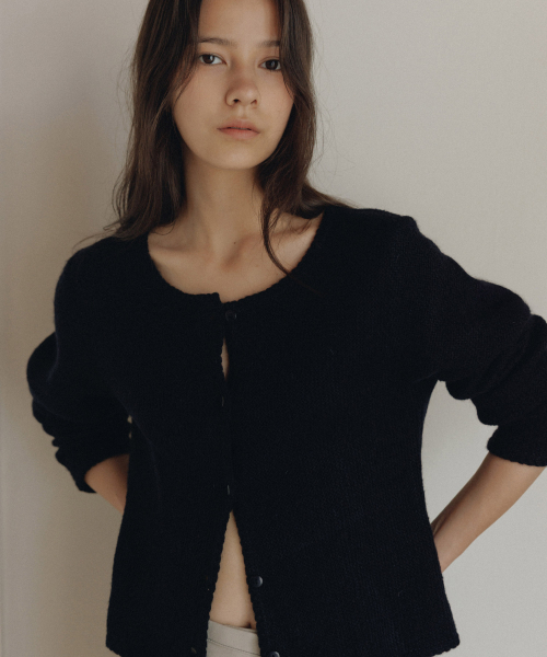 ANDNEEDS(アンドニーズ)の「Melisa knit cardigan (navy)(カーディガン/ボレロ・レディース・その他・FREE)」の4枚目の写真