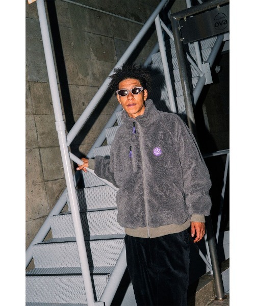 HAIGHT（ヘイト）の「ヘイト [HAIGHT] × グラインドロッジ [GRINDLODGE] - ボア ジャケット [BOA JACKET ft.GRINDLODGE]（ブルゾン・メンズ・ブラック/ライトパープル/チャコールグレー・LARGE/X-LARGE）」の4枚目の写真