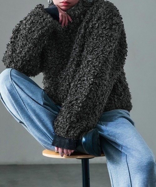Fashion Letter(ファッションレター)の「プードルファー スタンドカラーショートコート(ステンカラーコート・レディース・ブラウン/グレイッシュベージュ/チャコール・M)」の4枚目の写真