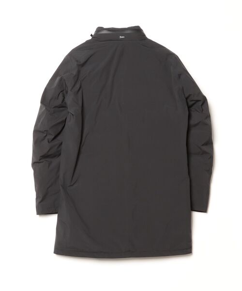 HERNO(ヘルノ)の「HERNO 2 LAYER PRO METEO DOWN Balmacaan Coat ヘルノ プロメテオ ダウン ステンカラーコート(ダウンジャケット/コート・メンズ・ブラック・50/48/46)」の18枚目の写真