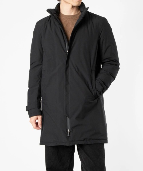 HERNO(ヘルノ)の「HERNO 2 LAYER PRO METEO DOWN Balmacaan Coat ヘルノ プロメテオ ダウン ステンカラーコート(ダウンジャケット/コート・メンズ・ブラック・50/48/46)」の1枚目の写真