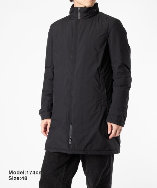 HERNO(ヘルノ)の「HERNO 2 LAYER PRO METEO DOWN Balmacaan Coat ヘルノ プロメテオ ダウン ステンカラーコート(ダウンジャケット/コート・メンズ・ブラック・50/48/46)」の3枚目の写真