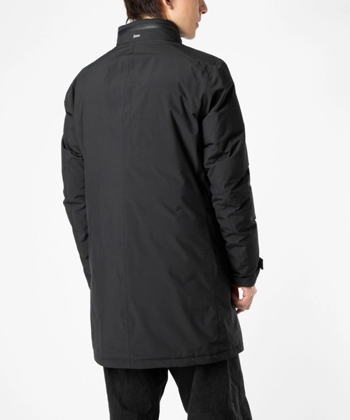 HERNO(ヘルノ)の「HERNO 2 LAYER PRO METEO DOWN Balmacaan Coat ヘルノ プロメテオ ダウン ステンカラーコート(ダウンジャケット/コート・メンズ・ブラック・50/48/46)」の7枚目の写真