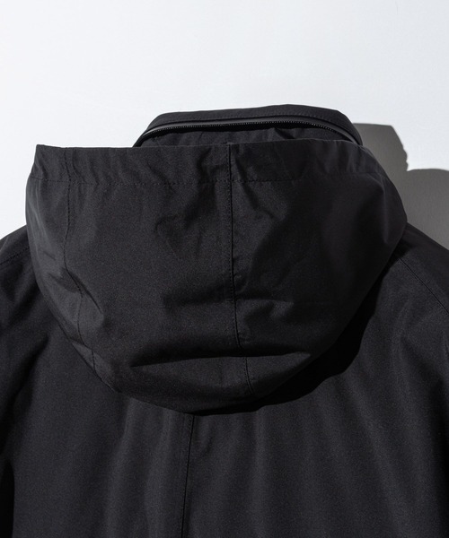 HERNO(ヘルノ)の「HERNO 2 LAYER PRO METEO DOWN Balmacaan Coat ヘルノ プロメテオ ダウン ステンカラーコート(ダウンジャケット/コート・メンズ・ブラック・50/48/46)」の15枚目の写真