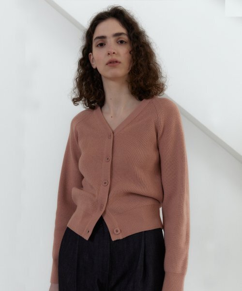 38COMEONCOMMON(38カモンコモン)の「21S V-NECK LINE RIBBED CARDIGAN (FLAMINGO)(カーディガン/ボレロ・レディース・その他・FREE)」の3枚目の写真
