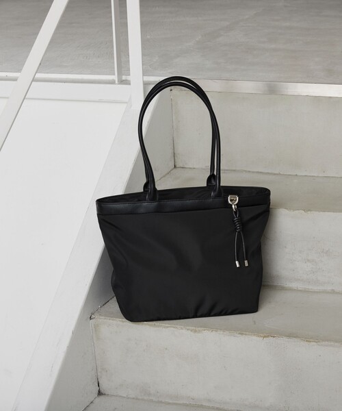 新品　ビアズリー　チャームつきトートバッグ（牛革）ブラック チャームツキ ロングハンドル トートバッグ はっ水（トートバッグ