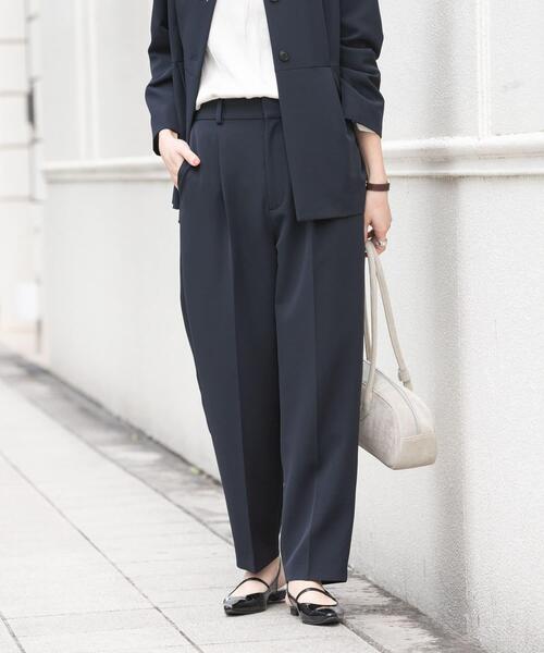 URBAN RESEARCH（アーバンリサーチ）の「『3サイズ展開』タックテーパードパンツ（その他パンツ・レディース・ネイビー/ベージュ/ブラック・36/38/40）」の20枚目の写真