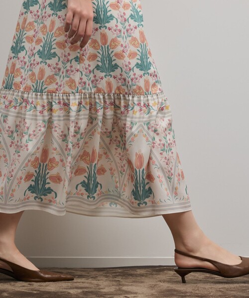 GRACE CONTINENTAL（グレースコンチネンタル）の「フラワーパターンプリントワンピース（ワンピース・レディース・ブラック/キナリ・34/36/38）」の11枚目の写真