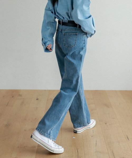 LOSSYROW（ロッシロー）の「Lossy  semi-wide denim pants_lightblue（デニムパンツ・レディース・その他・LARGE/MEDIUM）」の2枚目の写真