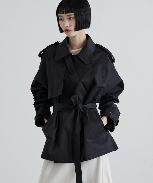 Lui's（ルイス）の「トレンチショートコート（トレンチコート・レディース・ブラック/ベージュ・FREE）」の2枚目の写真