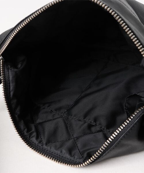 Carhartt(カーハート)の「Carhartt WIP/カーハート ダブリューアイピー ショルダーバック DEAN SHOULDER BAG I035356(ショルダーバッグ・メンズ・ブラック・FREE)」の5枚目の写真