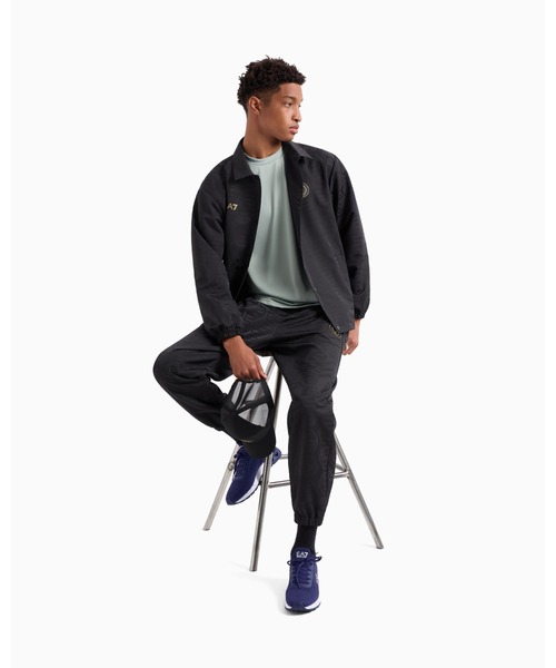 EMPORIO ARMANI EA7（エンポリオアルマーニイーエーセブン）の「【エンポリオ アルマーニ EA7】Soccer パンツ ジャカードファブリック（チノパンツ・メンズ・ブラック・SMALL/X-LARGE/X-SMALL）」の5枚目の写真