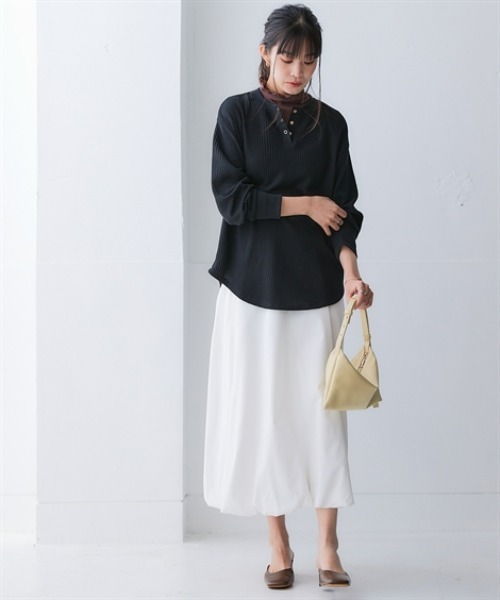 nissen（ニッセン）の「ワッフル素材ヘンリーネックゆるシルエットプルオーバー（UVカット）＜大きいサイズ有＞（Tシャツ/カットソー・レディース・ベージュ/オートミール/セージグリーン/ブラック/チャコールグレー・LL/L/M/S/3L）」の15枚目の写真