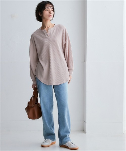 nissen（ニッセン）の「ワッフル素材ヘンリーネックゆるシルエットプルオーバー（UVカット）＜大きいサイズ有＞（Tシャツ/カットソー・レディース・ベージュ/オートミール/セージグリーン/ブラック/チャコールグレー・LL/L/M/S/3L）」の17枚目の写真