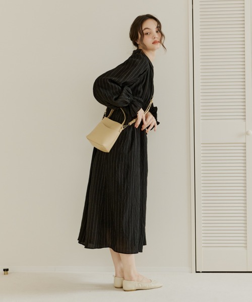 OLUN(オルン)の「nuance shoulder bag/ニュアンスショルダーバッグ(ショルダーバッグ・レディース・ブラック/ベージュ/キャメル・FREE)」の14枚目の写真