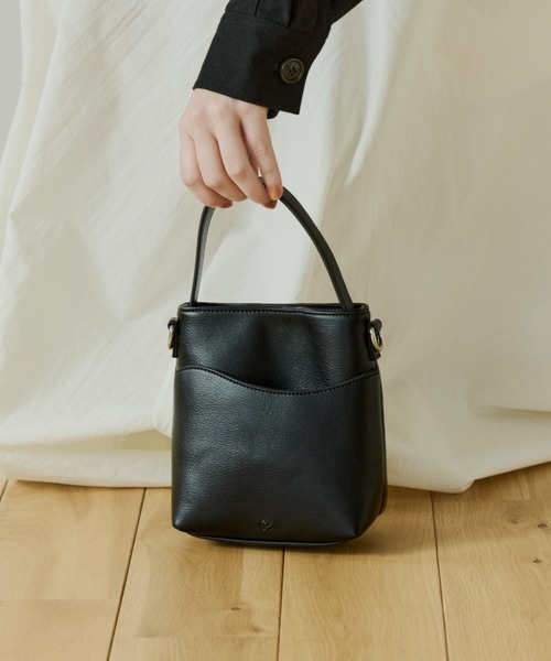 OLUN（オルン）の「nuance shoulder bag/ニュアンスショルダーバッグ（ショルダーバッグ・レディース・ブラック/ベージュ/キャメル・FREE）」の9枚目の写真