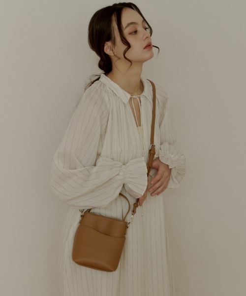 OLUN（オルン）の「nuance shoulder bag/ニュアンスショルダーバッグ（ショルダーバッグ・レディース・ブラック/ベージュ/キャメル・FREE）」の19枚目の写真