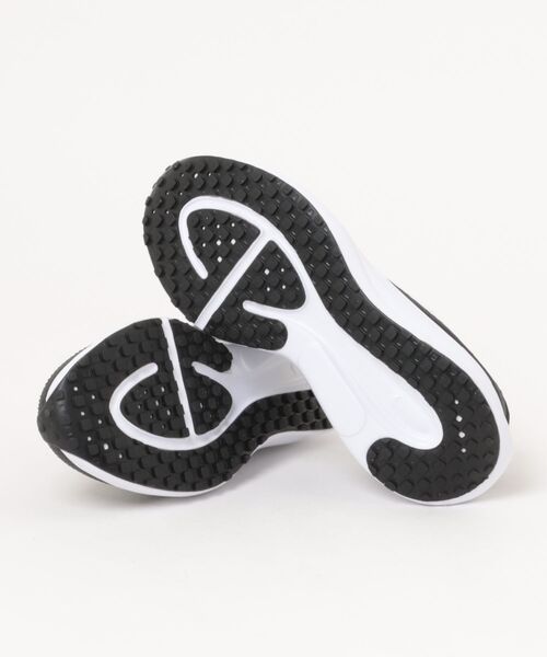 NIKE（ナイキ）の「NIKE ナイキ W REVOLUTION 8【軽量】レディーススニーカー ランニングシューズ(Wレボリューション8) HJ8485-001 ブラック/ホワイト/アイアングレー（スニーカー・レディース・ブラック×ホワイト・22.5cm/23.0cm/23.5cm/24.0cm/24.5cm/25.0cm/25.5cm）」の3枚目の写真